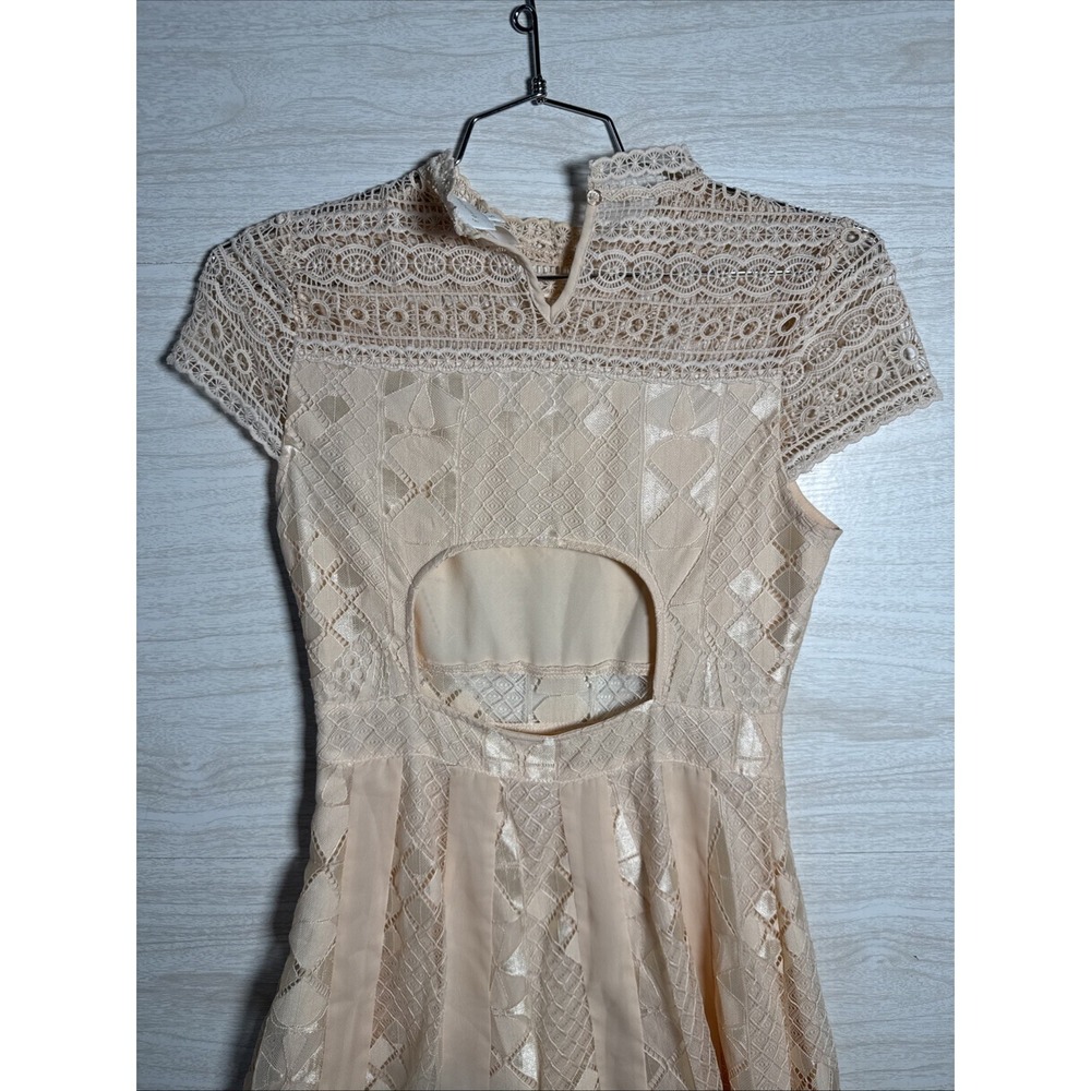 FOXEIDOX cream dress Intricate Lace Detailing High Neckline Sz Small - Picture 11 of 15
